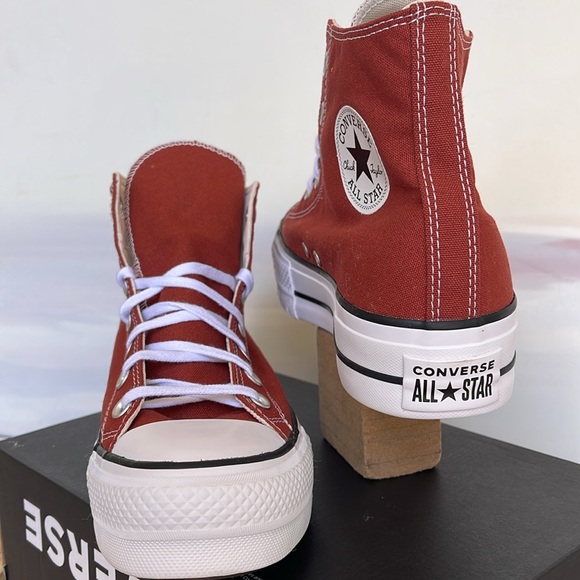 Converse WMNS CTAS A06896F
CTAS LIFT HI
RITUAL RED/WHITE/BLACK
Platforms - Picture 11 of 16